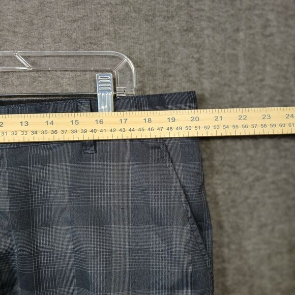 Greg Norman for Tasso Elba Shorts Men's Sz 38 Golf Slash Pockets Blk, Gray Plaid - Picture 7 of 8